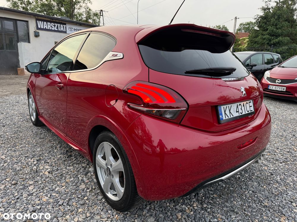 Peugeot 208 GTI 200 THP - 11