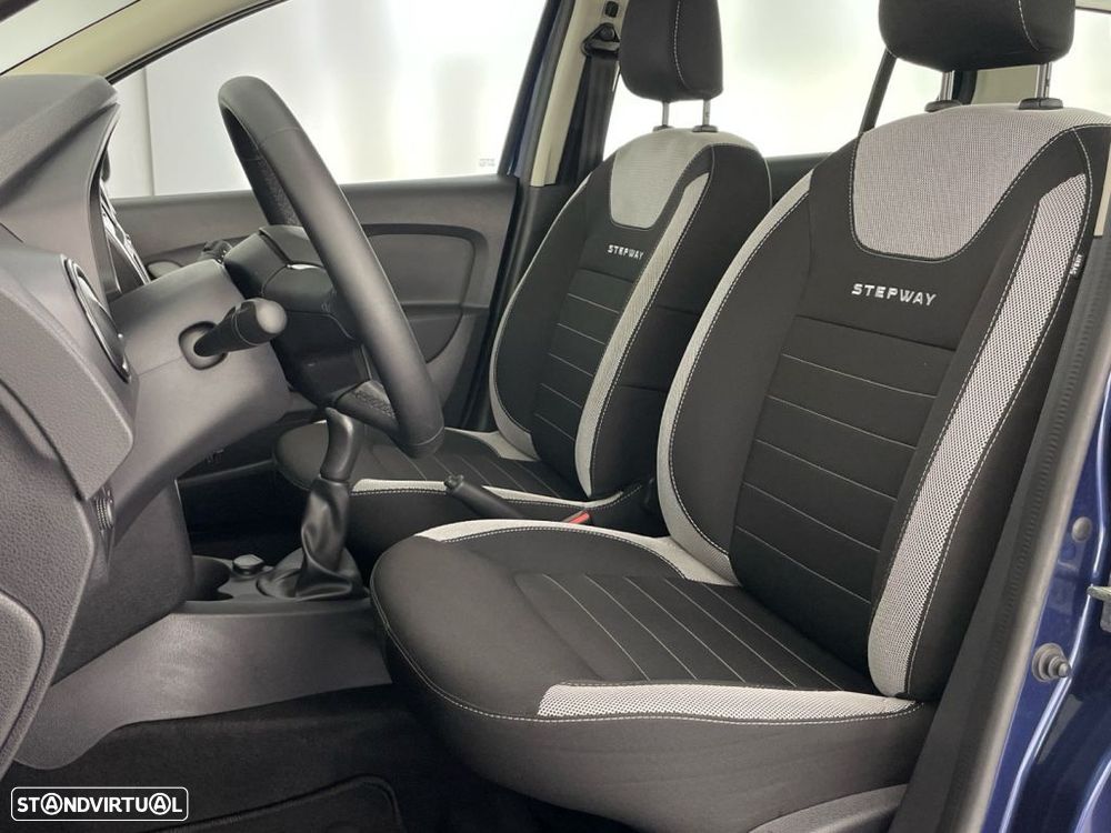 Dacia Logan MCV 0.9 TCe Confort — fotografia 18