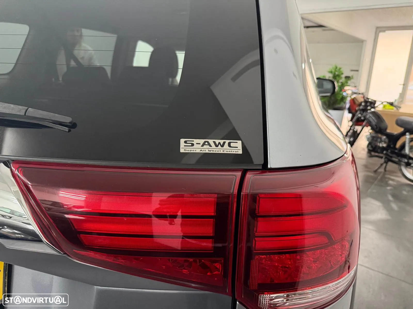 Mitsubishi Outlander 2.0 PHEV Instyle - 45