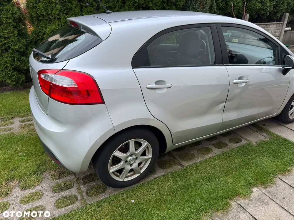 Kia Rio 1.2 M - 7