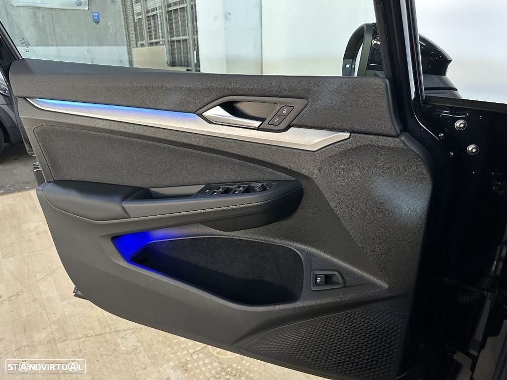 VW Golf 1.5 TSI e-Hybrid Life DSG - 11