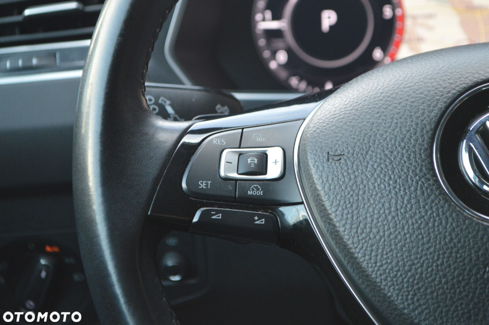 Volkswagen Tiguan - 12