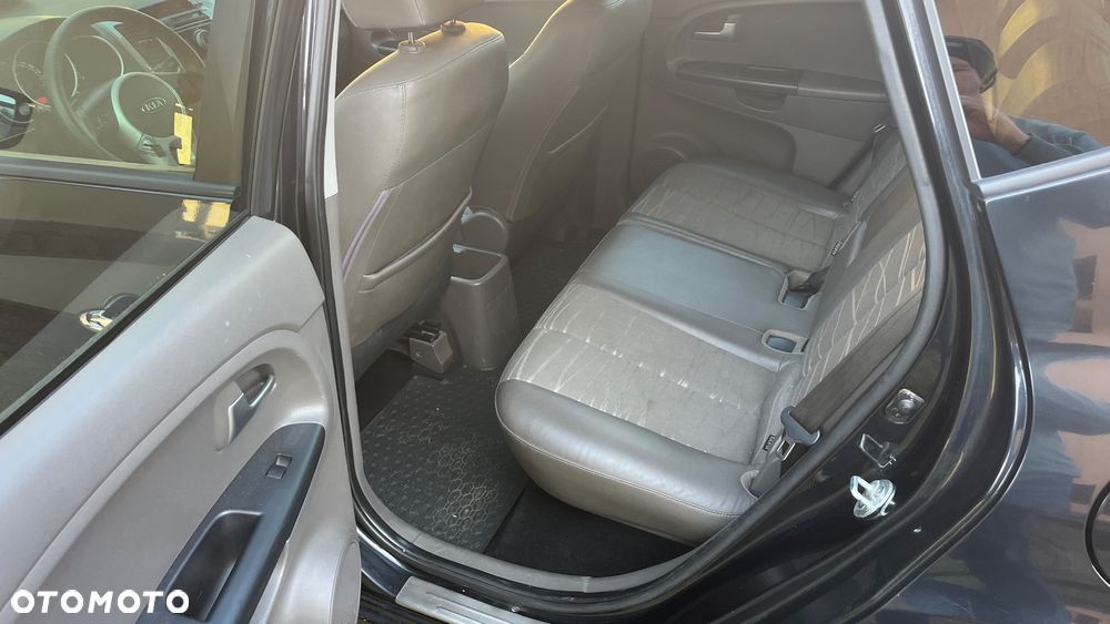 Kia Venga - 6