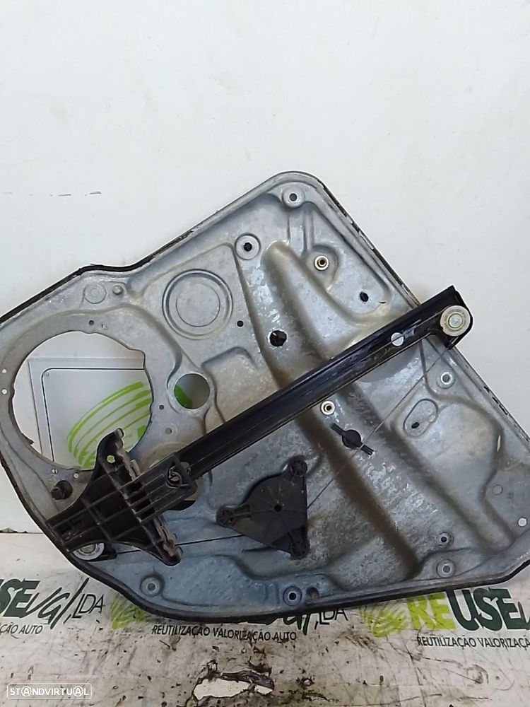 Elevador Trás Esq Volkswagen Golf Iv (1J1) - 1
