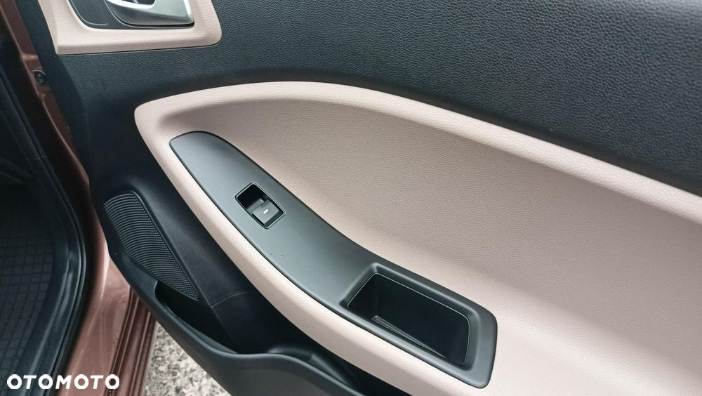 Hyundai i20 1.2 Select - 32