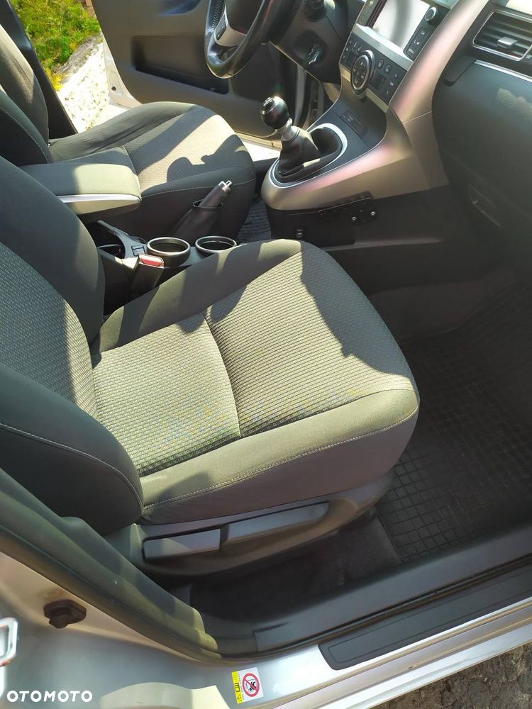 Toyota Verso 1.8 Premium - 8