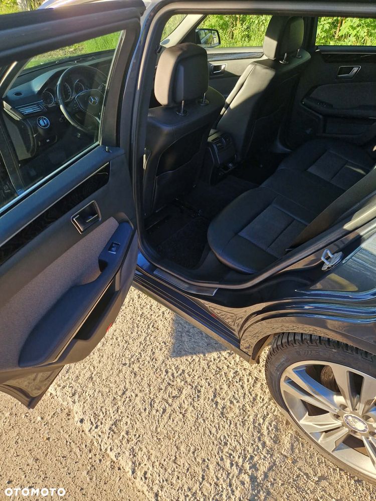 Mercedes-Benz Klasa E 350 CDI DPF 4Matic BlueEFFICIENCY 7G-TRONIC Avantgarde - 17