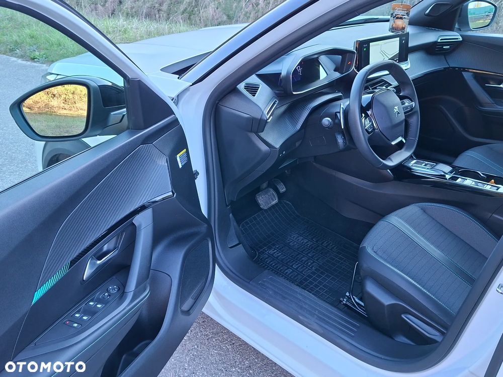 Peugeot 2008 1.2 PureTech Allure Pack S&S EAT8 - 24