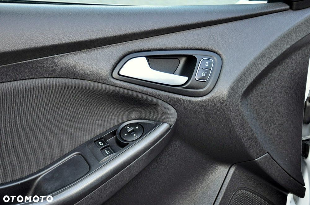 Ford Focus - 36