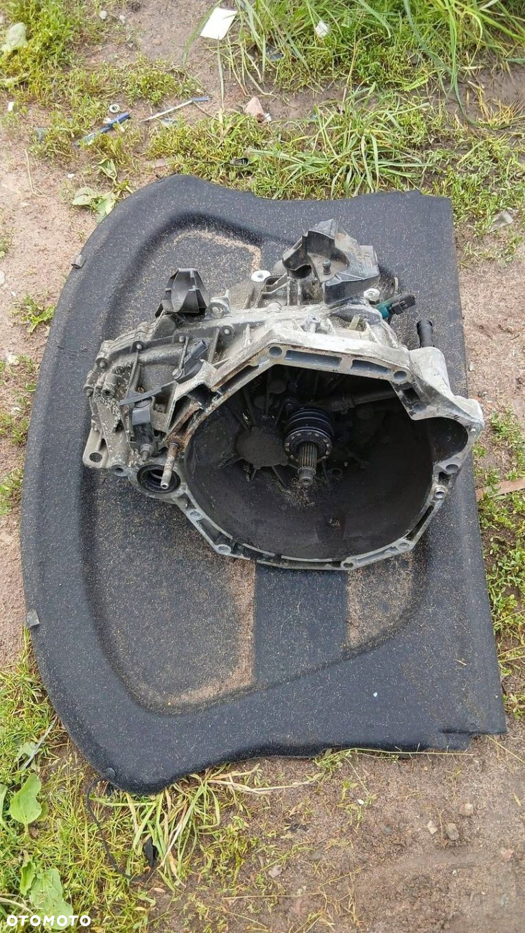 Renault Megane III Manualna skrzynia biegów TL4A040 - 2