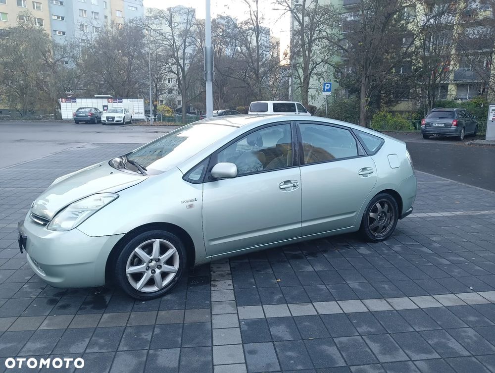 Toyota Prius 1.5 VVT-i Sol - 3