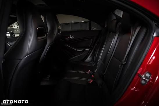 Mercedes-Benz CLA 250 4Matic 7G-DCT AMG Line - 25