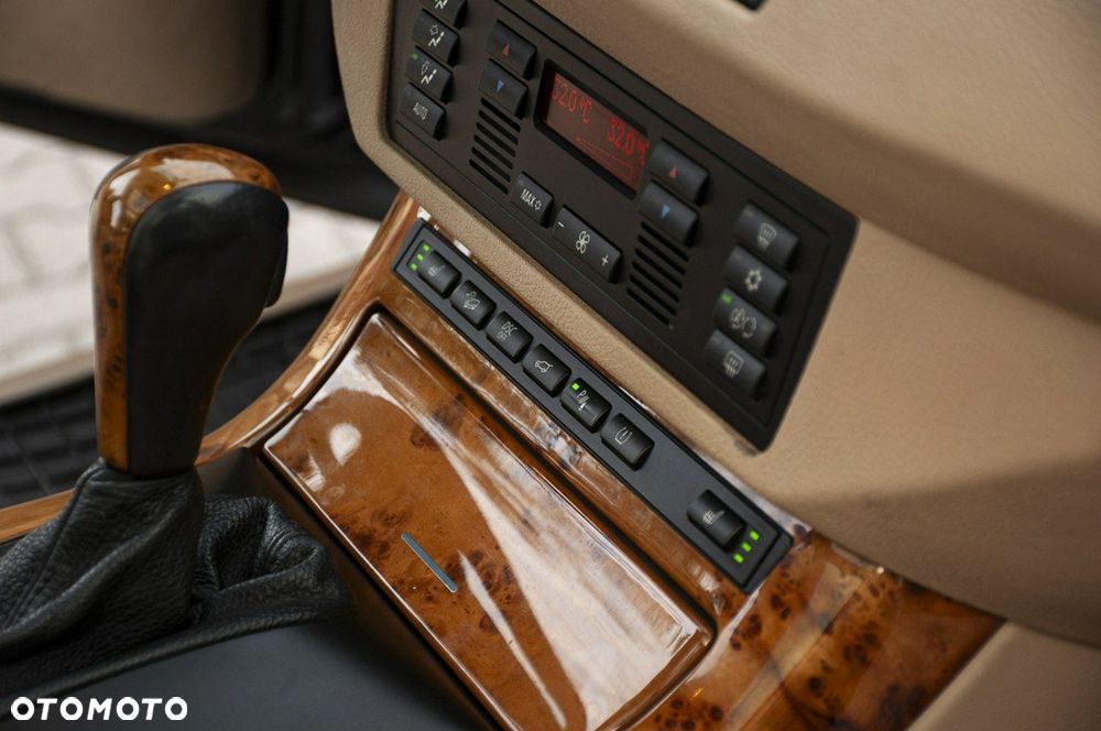 BMW X5 4.4i - 33