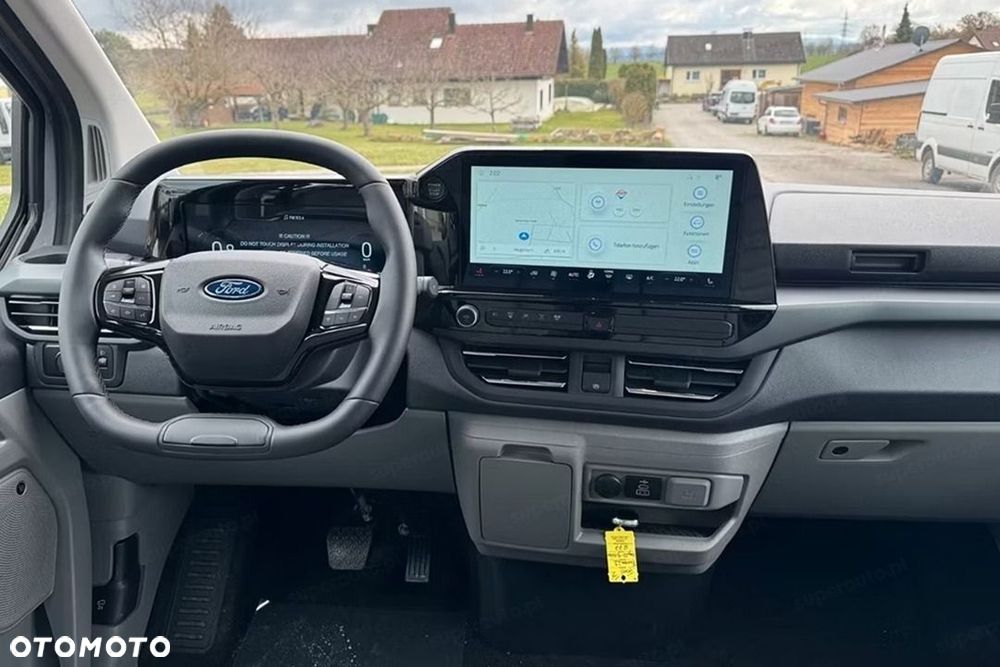 Ford Tourneo Custom - 11