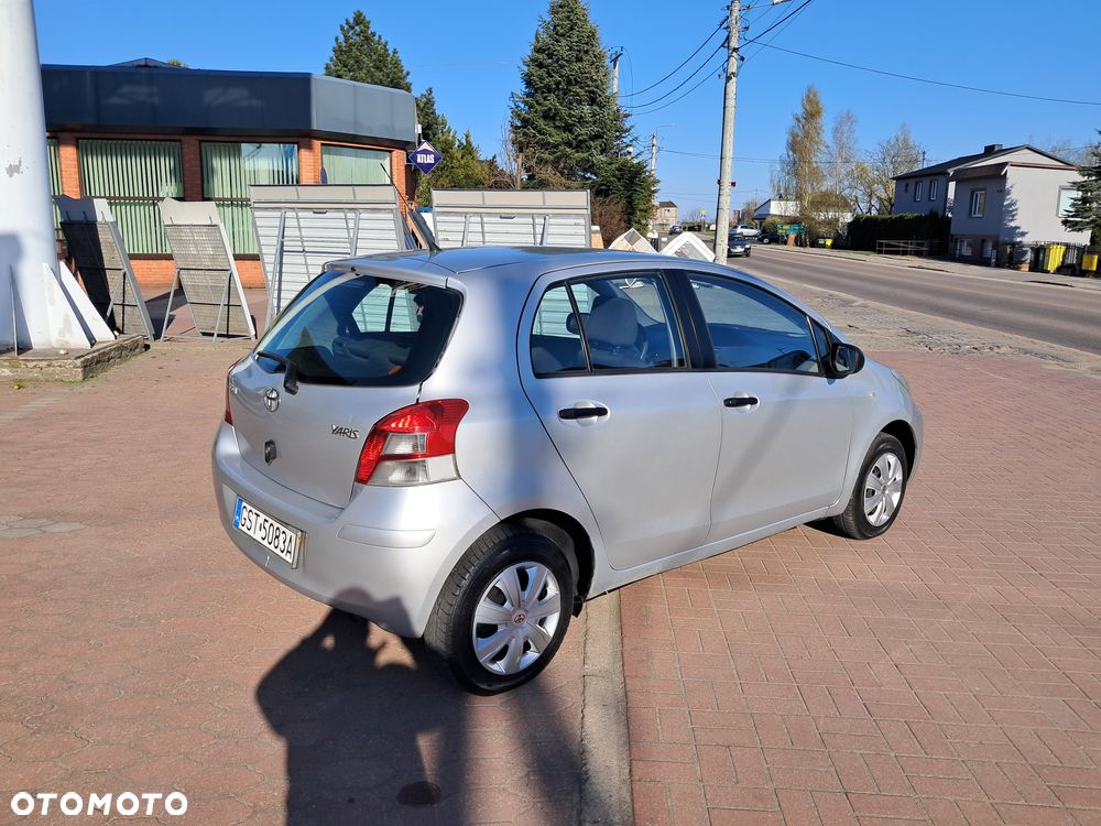Toyota Yaris 1.0 Premium - 16