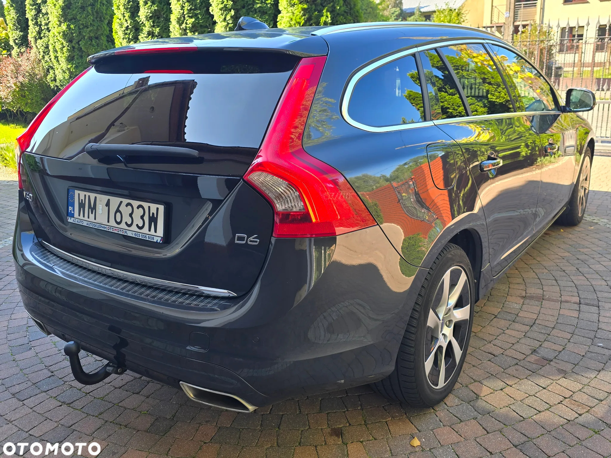 Volvo V60 D6 AWD Plug-in Hybrid Summum - 24