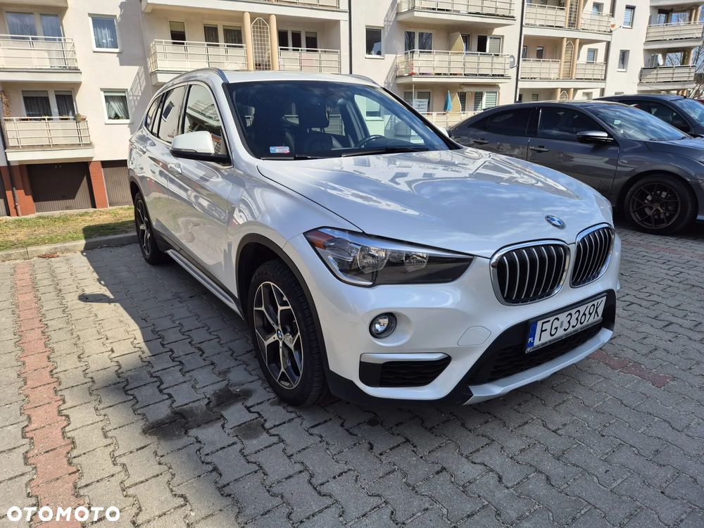 BMW X1 xDrive28i Sport Line - 1