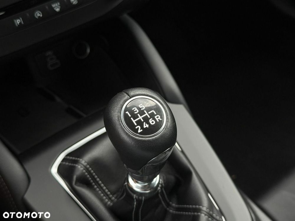 Ford Focus 1.0 EcoBoost Hybrid TITANIUM EDITION - 30