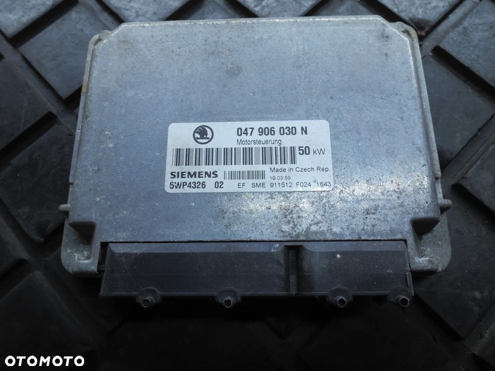 SKODA FELICIA 1.3 STEROWNIK SILNIKA 047906030N POSIADAM 3 SZT - 5