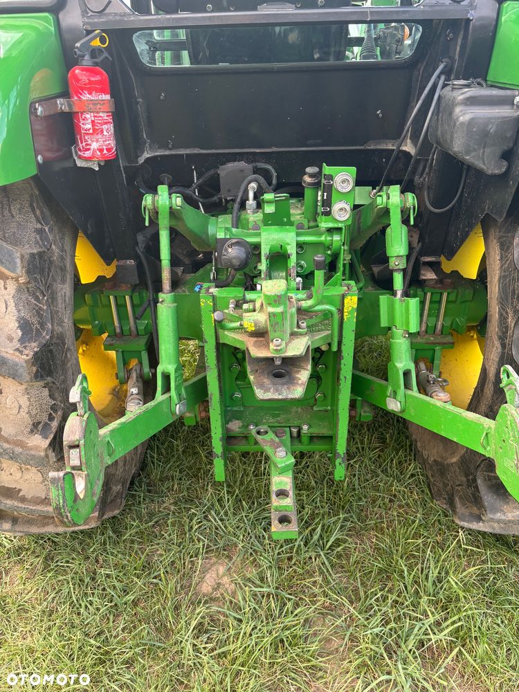 John Deere 5075E - 7