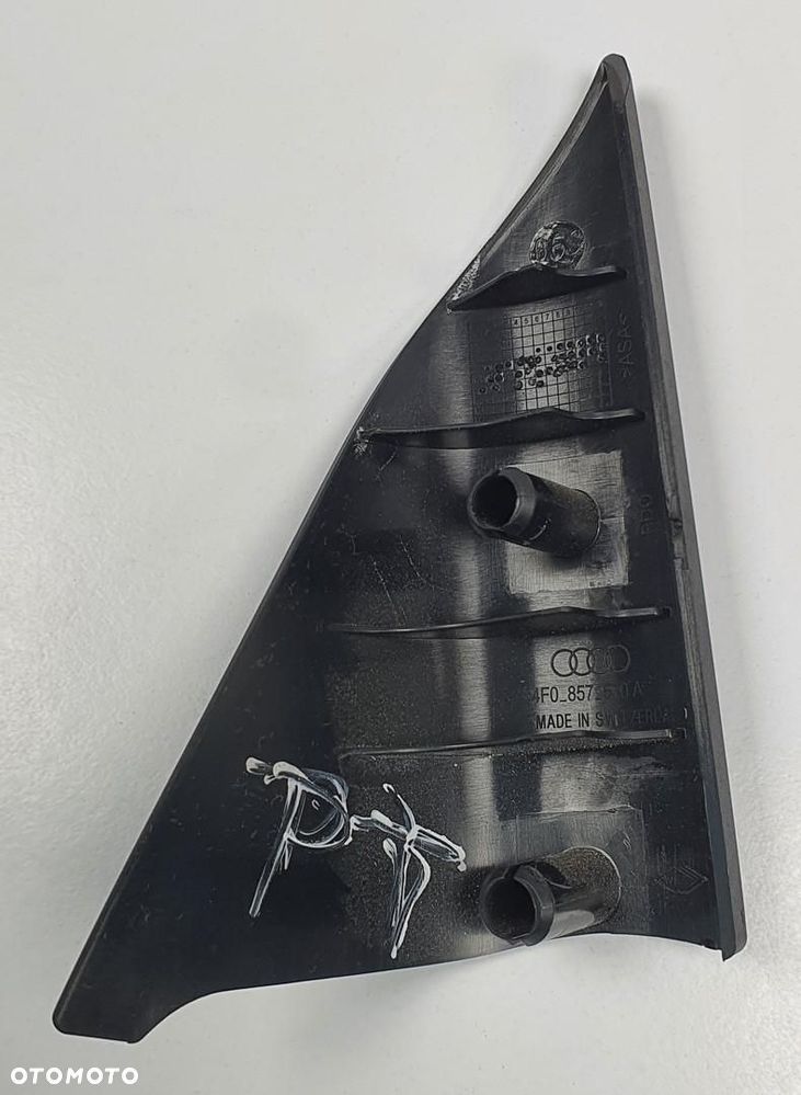 OSŁONA TRÓJKĄT DRZWI PRAWY TYŁ AUDI A6 C6 - 2