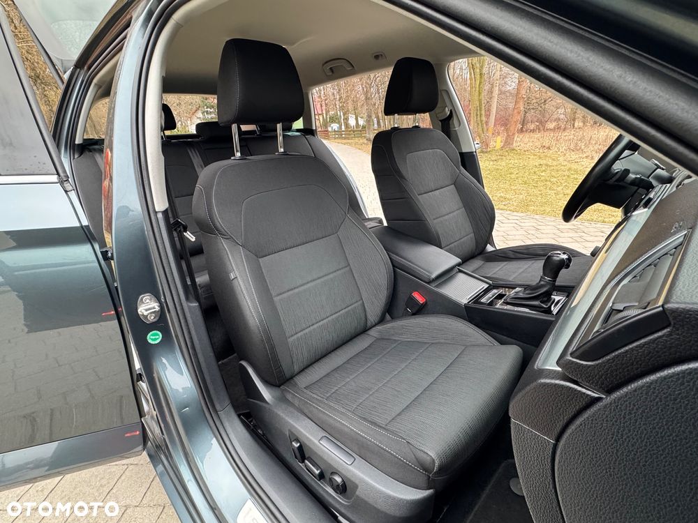 Skoda Superb 2.0 TDI DSG Premium Edition - 28