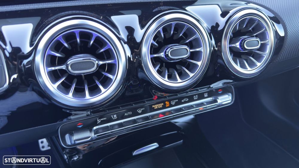 Mercedes-Benz A 250 Limousine e 8G-DCT AMG Line - 30