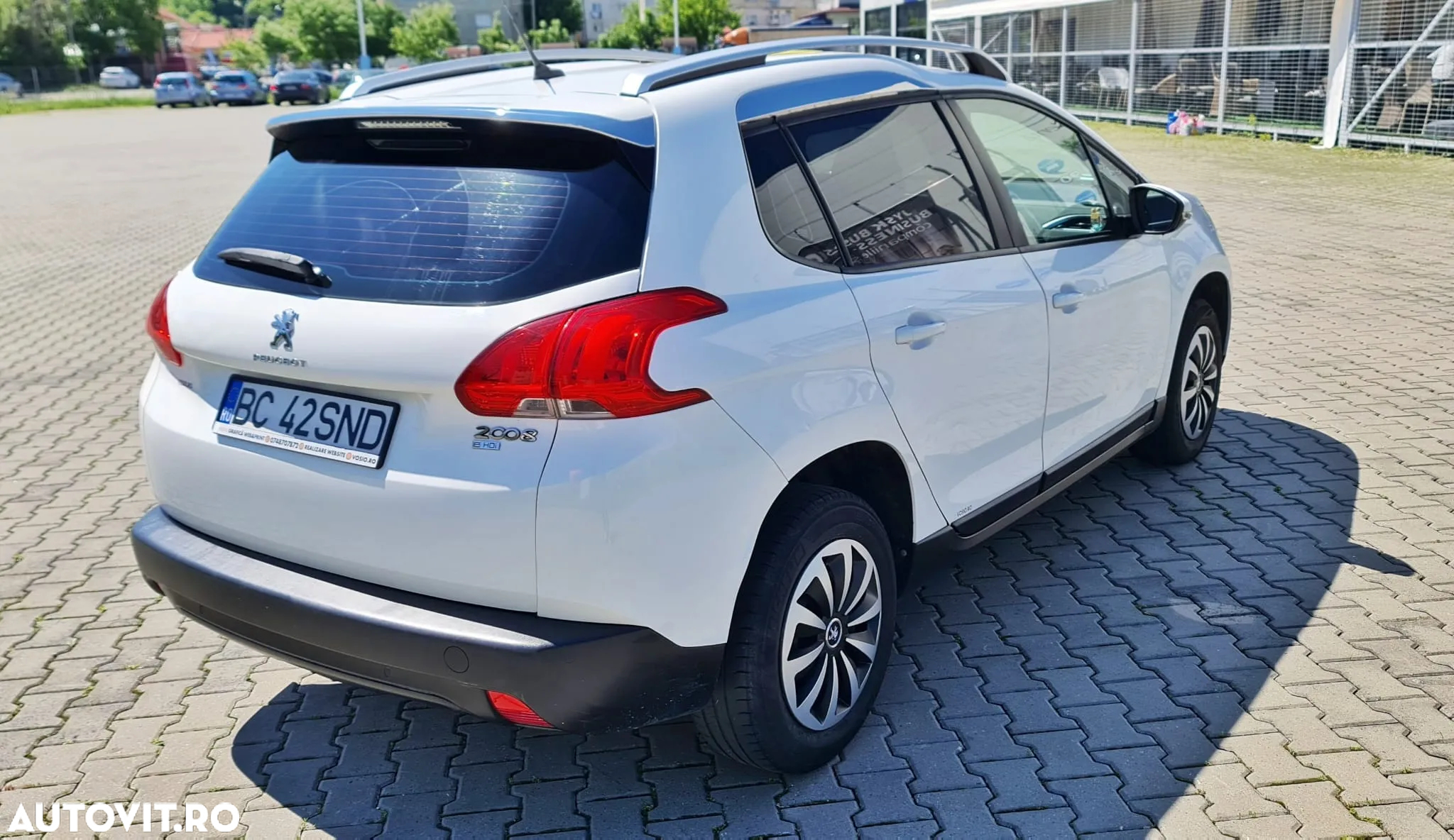 Peugeot 2008 - 6