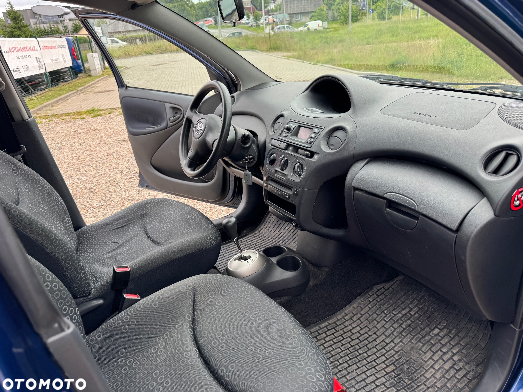 Toyota Yaris 1.0 Terra MM - 8