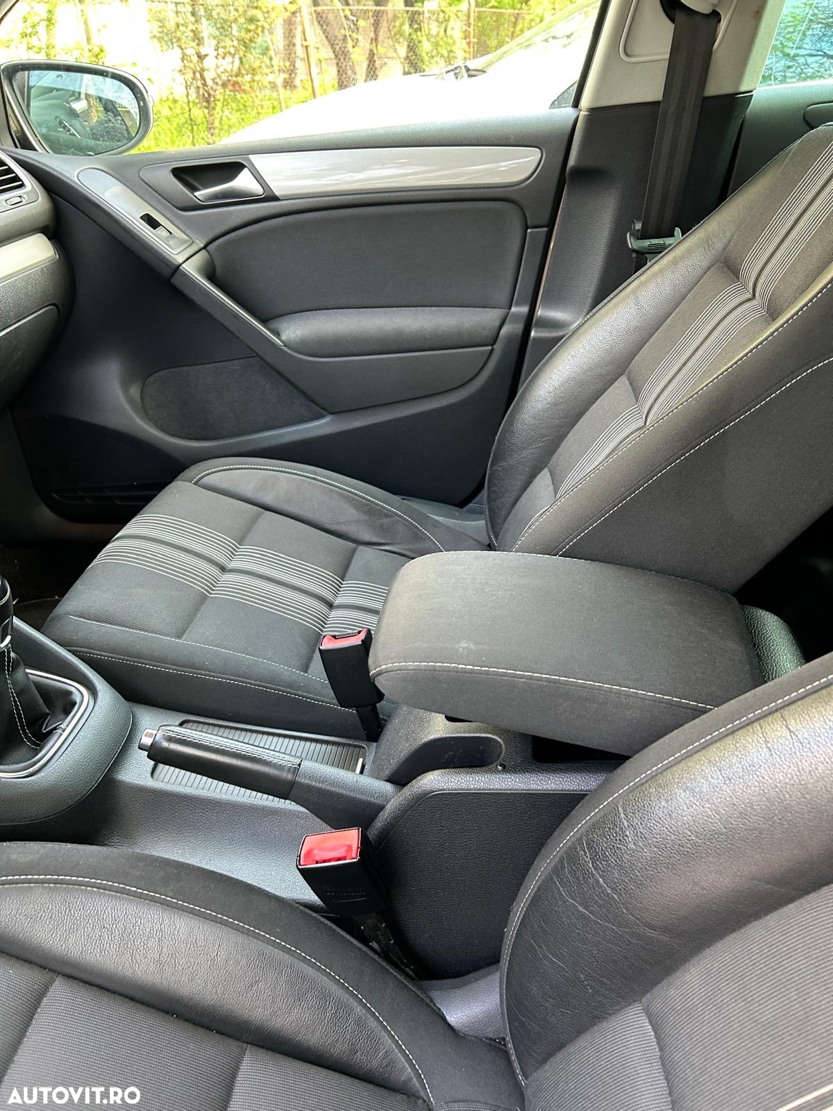 Volkswagen Golf - 8