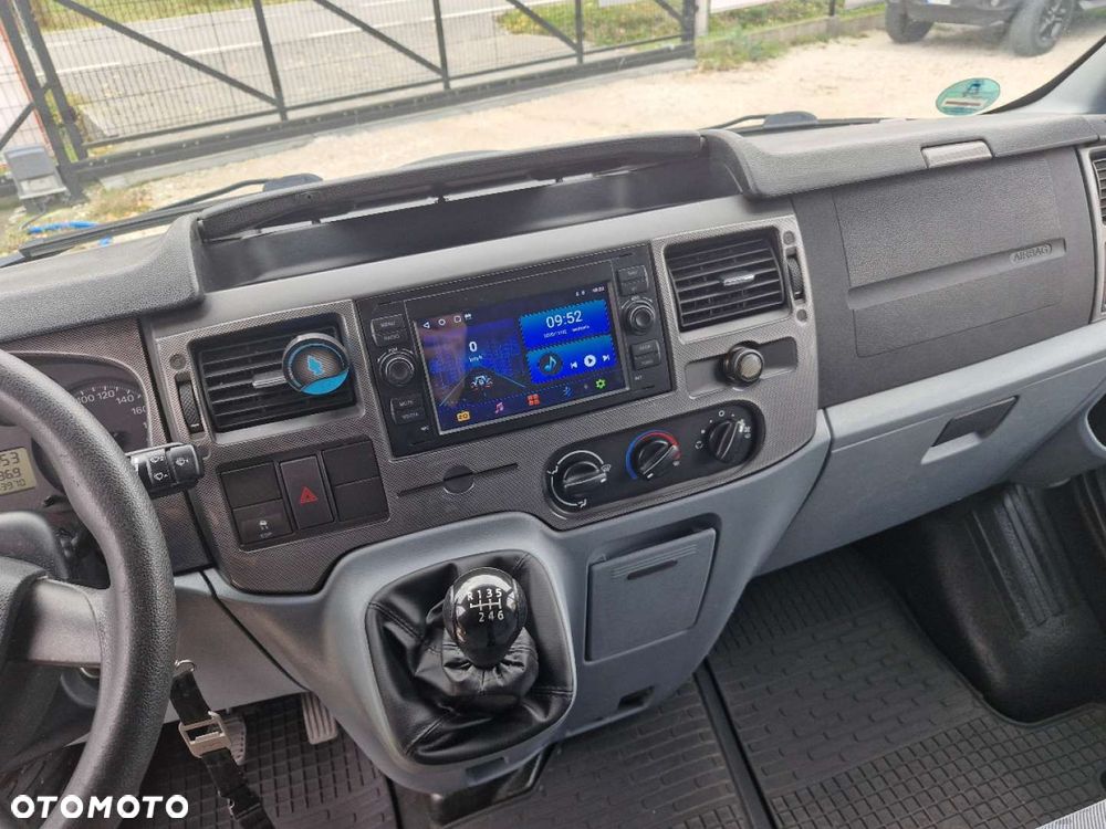 Ford Transit - 17