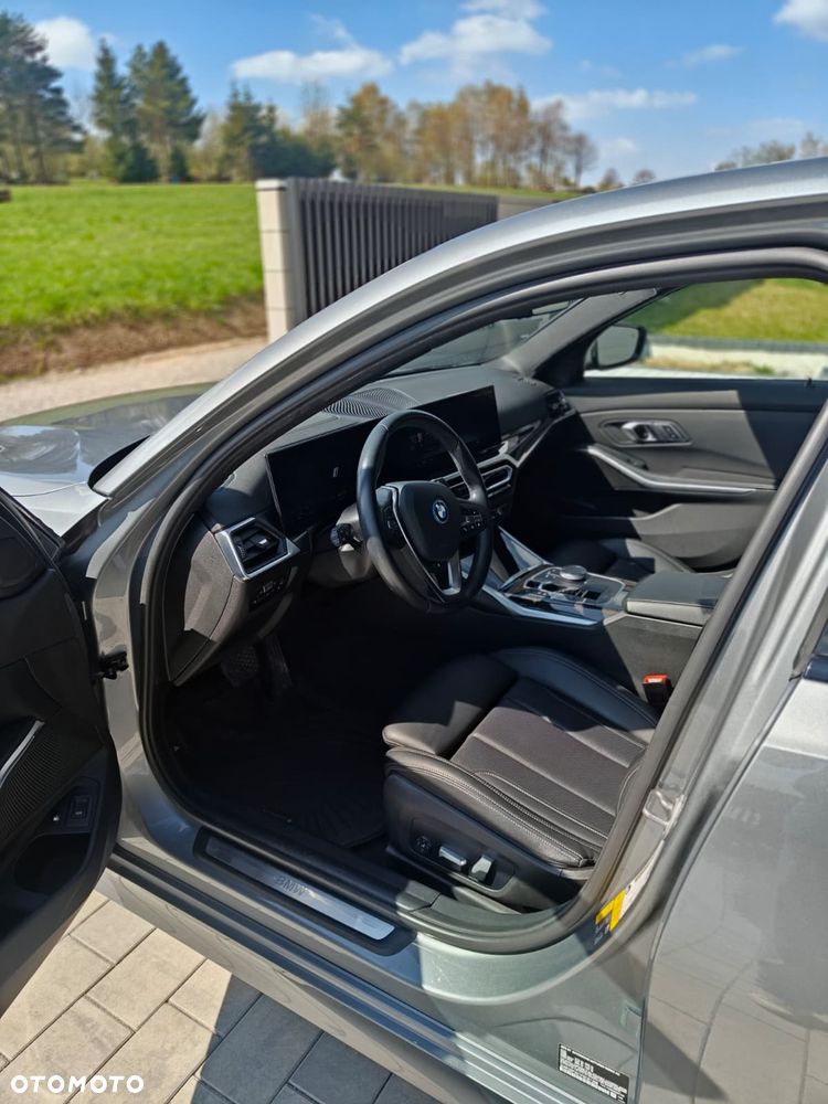 BMW Seria 3 330e M Sport - 21