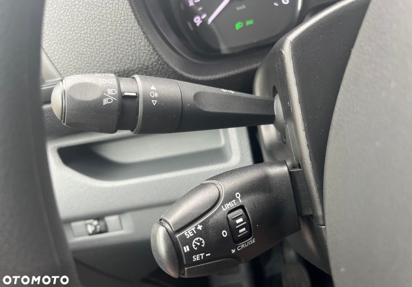 Opel VIVARO - 27