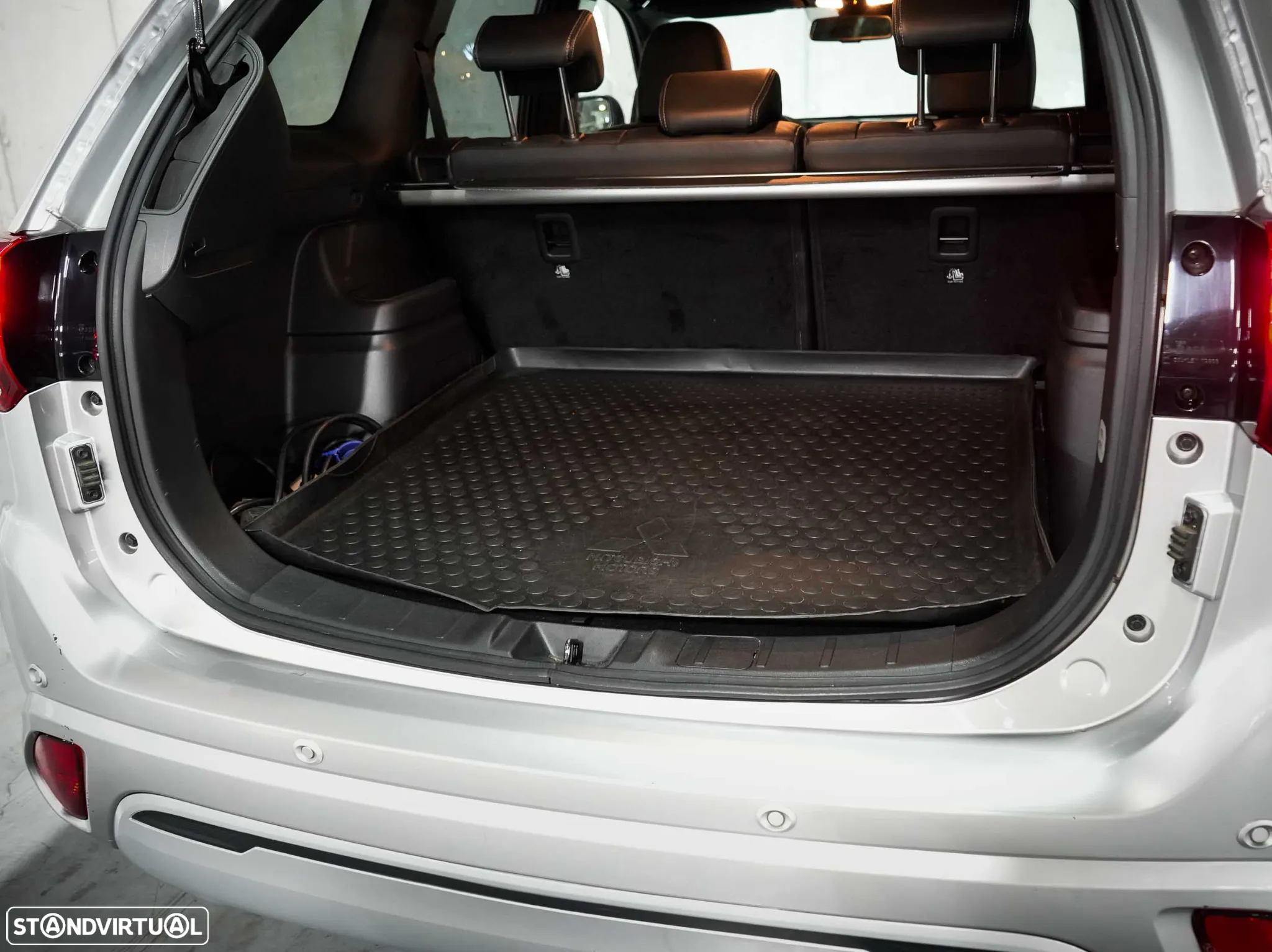 Mitsubishi Outlander 2.4 PHEV Instyle - 12