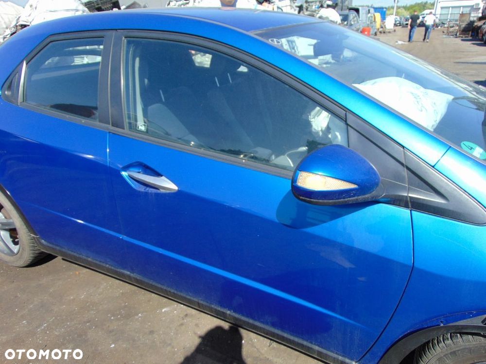 DRZWI PRAWE PRZÓD PRZEDNIE HONDA CIVIC VIII UFO 5D B520P - 1