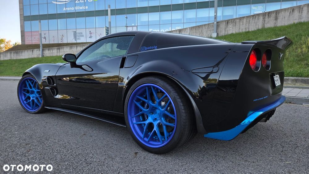 Chevrolet Corvette - 17