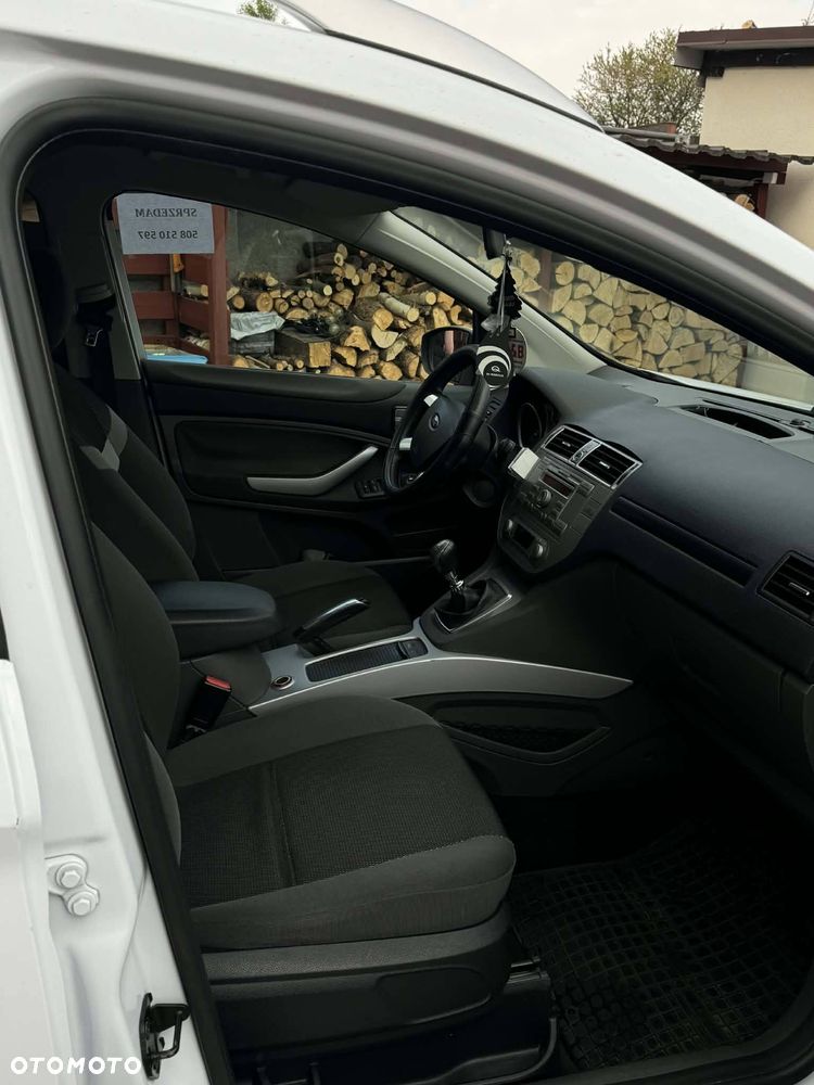 Ford Kuga - 14