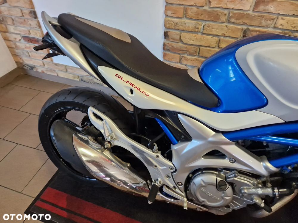Suzuki Gladius - 26