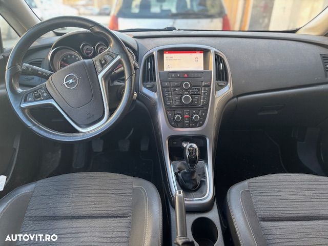 Opel Astra 1.4 Turbo ECOTEC Cosmo - 4