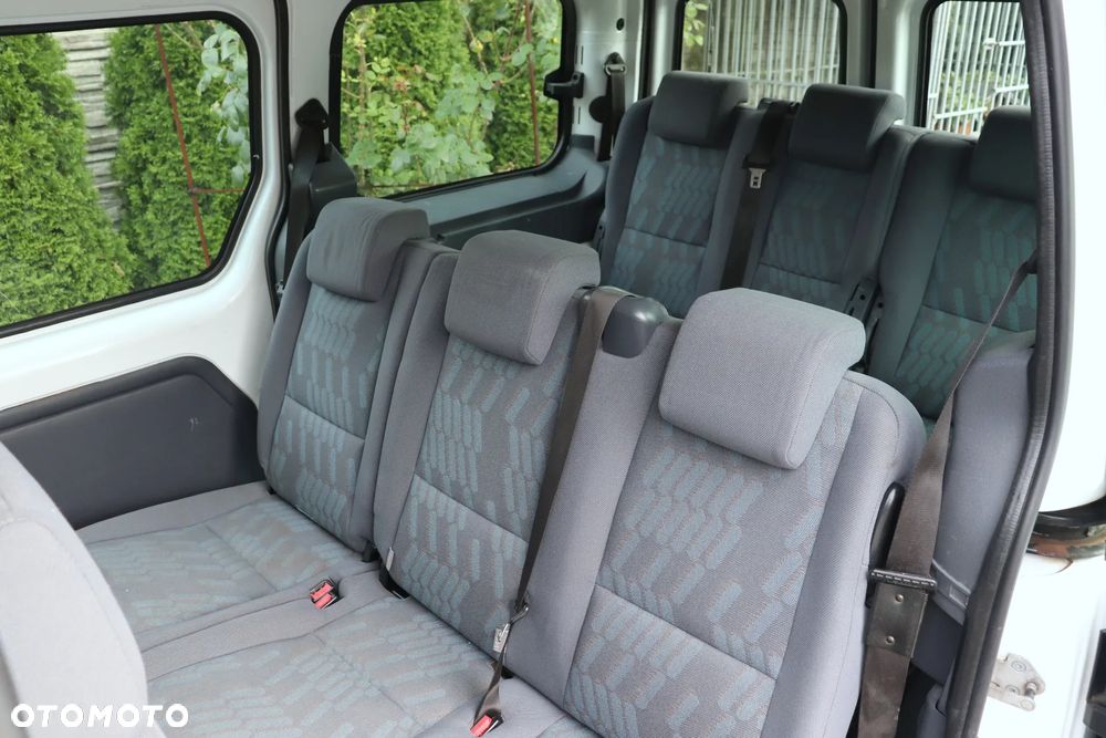 Ford Tourneo Connect - 15