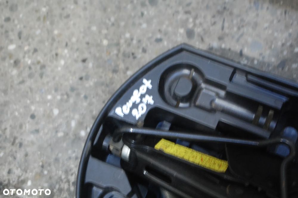 WKŁAD KOŁA ZAPASOWEGO LEWAREK WKRĘTKA PEUGEOT 207 - 2