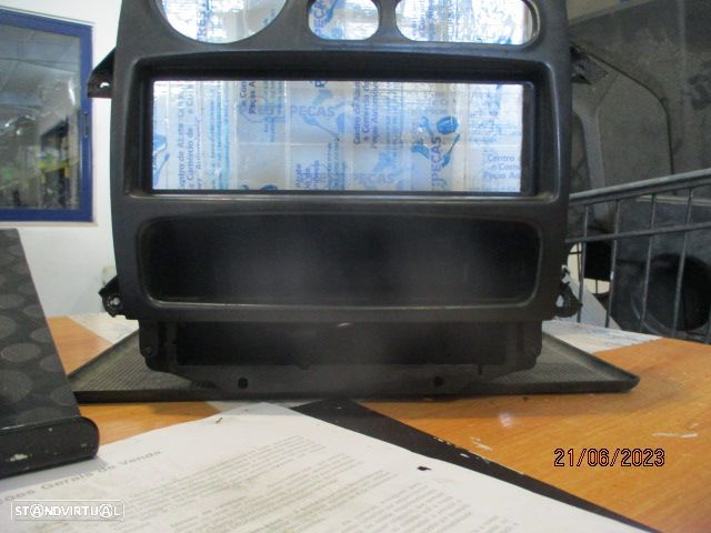 Grelha Friso 847414A040 HYUNDAI H1 1998 2.5D 80CV 4P BRANCO CONSOLA CENTRAL - 2