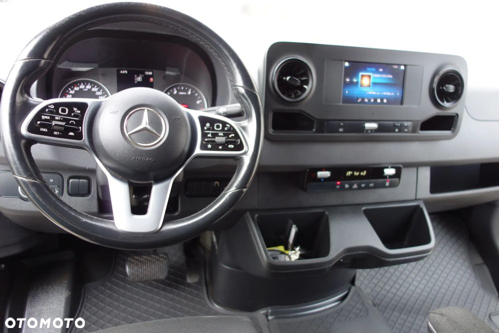 Mercedes-Benz Sprinter 3.0 CDI Automat 190 KM Kontener +Winda  750 kg. - 21