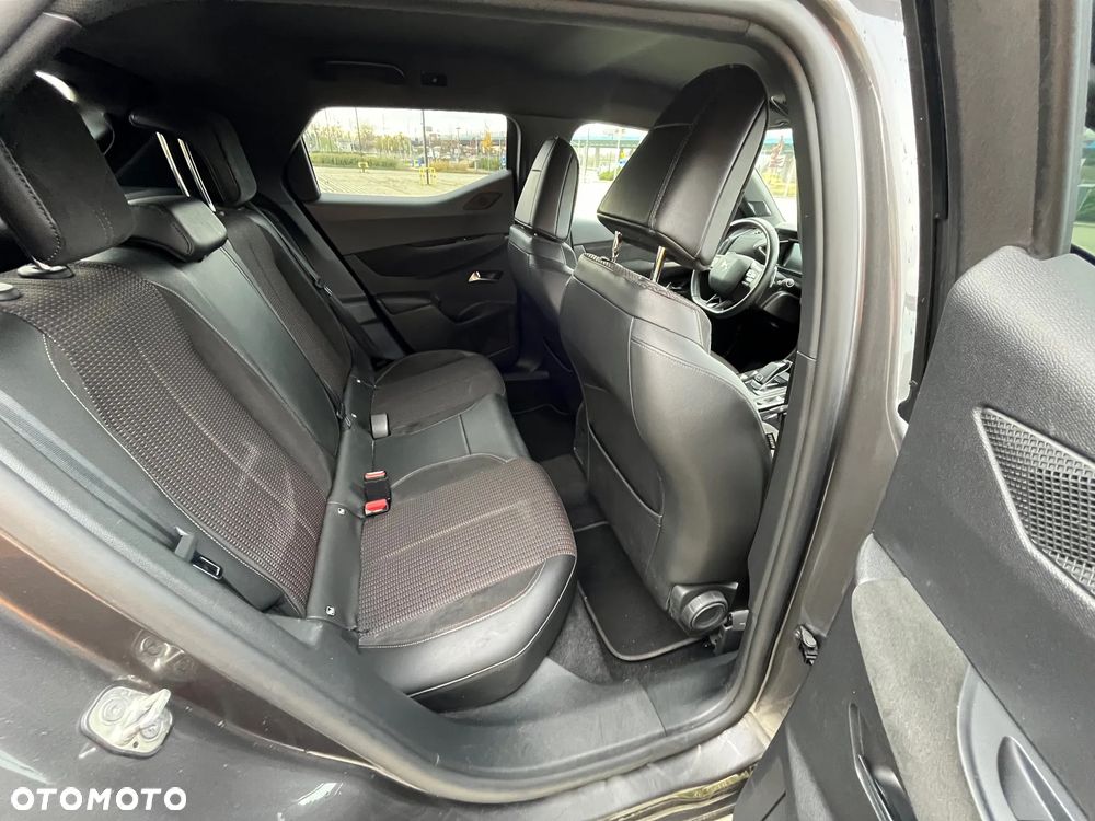 DS Automobiles DS 3 Crossback 1.2 PureTech Performance Line + - 23