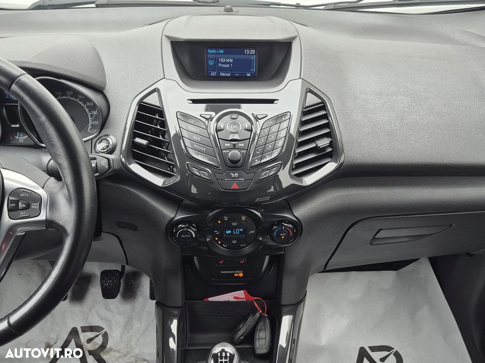 Ford EcoSport 1.0 EcoBoost Titanium - 18