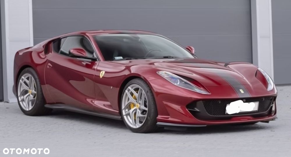 Ferrari 812 Superfast - 9