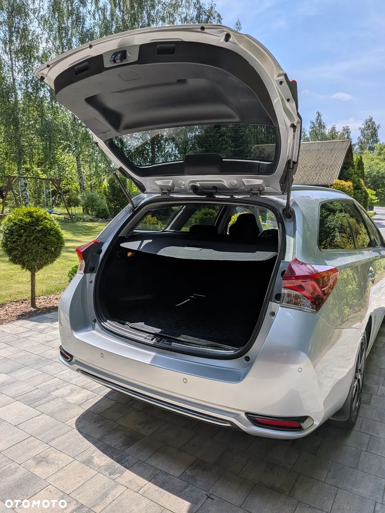 Toyota Auris Hybrid 135 Premium - 10