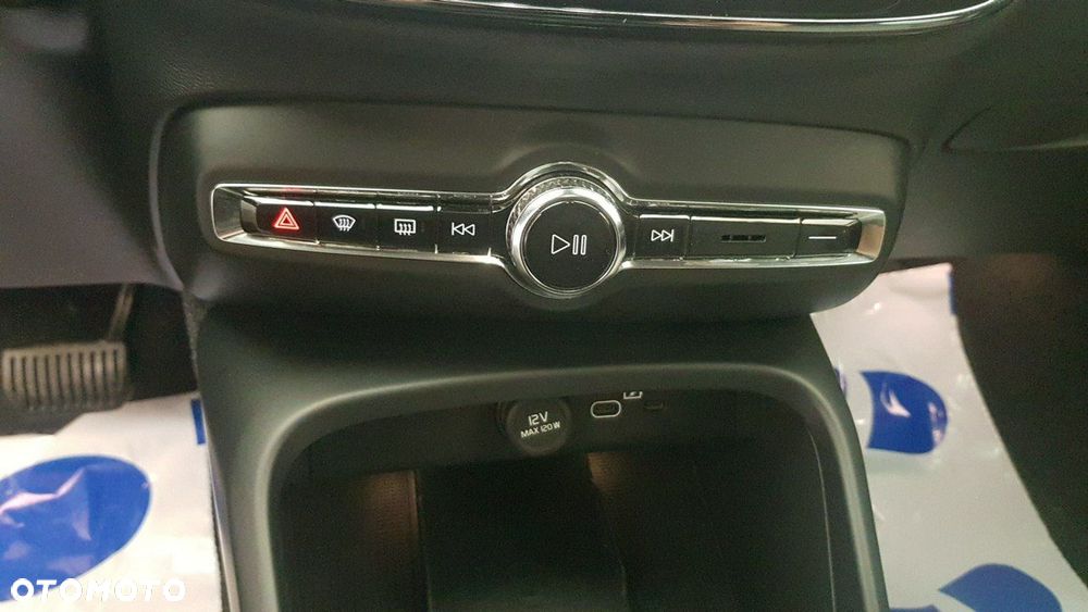 Volvo XC 40 - 23