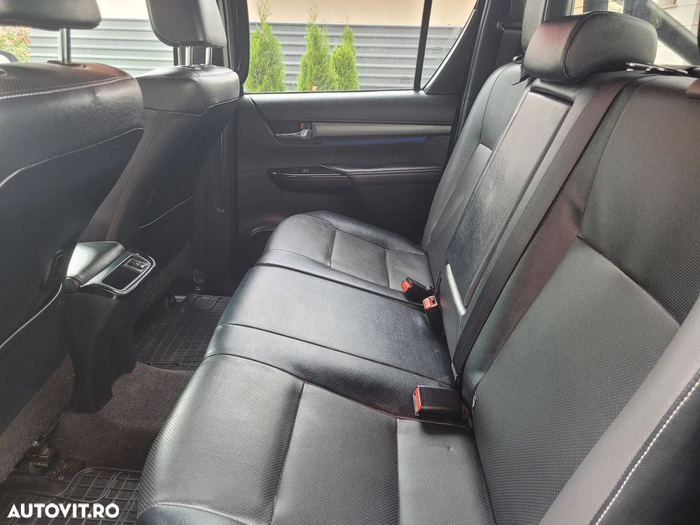 Toyota Hilux 2.8D 204CP 4x4 Double Cab AT Invincible Color Edition - 18