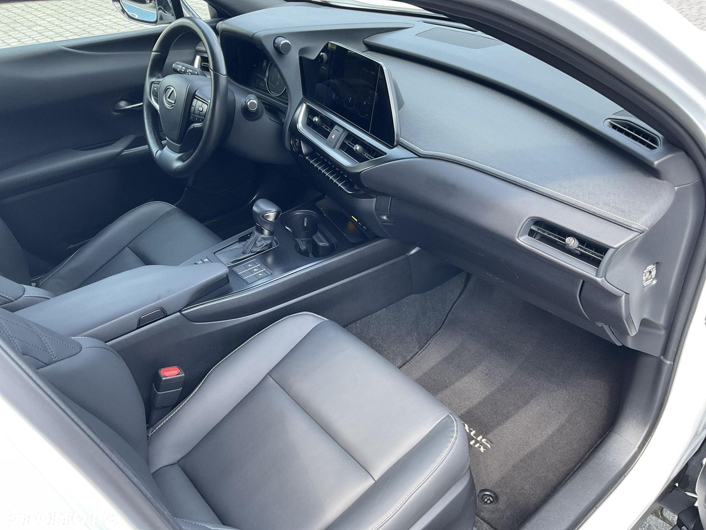 Lexus UX - 13